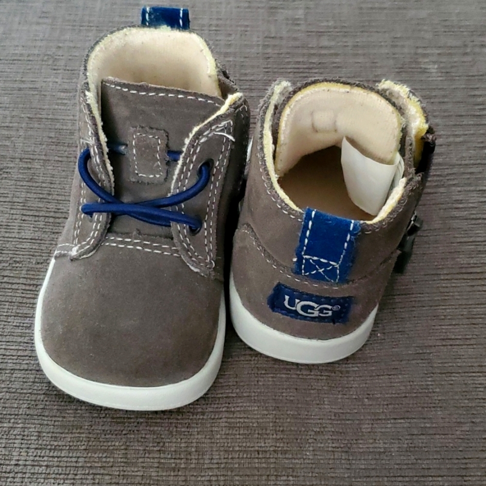 Uggs infant boots